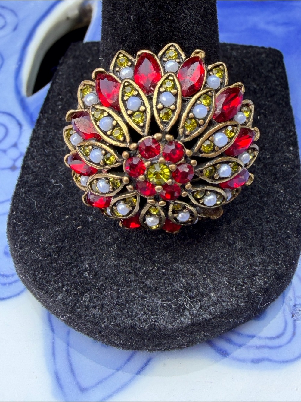 Heidi Daus "The Queen's Garden" Swarovski Crystals Ring. *Size 9.5